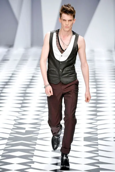 Look 35